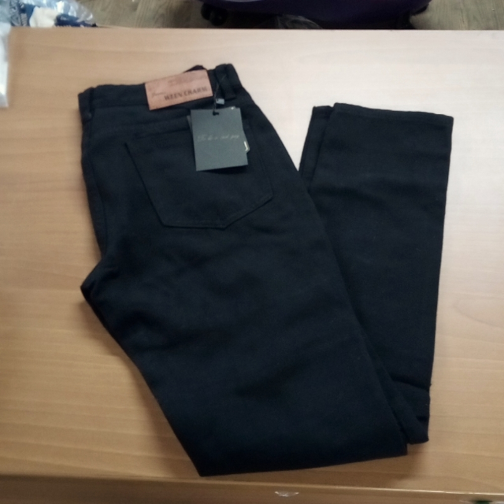 Ween charm ripped jeans